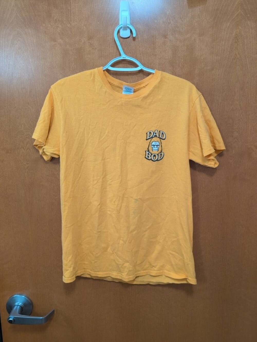 Delta Pro Weight Shirt Mens M Yellow Short Sleeve Tee Solid Graphic Dad‎ Bod VTG